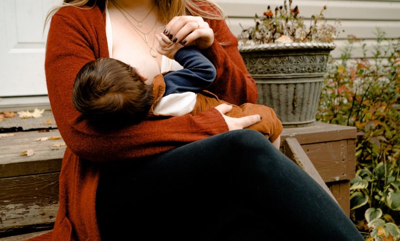 Breastfeeding Tips for Beginners - What New Moms Need to Know