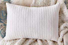 Shredded memory foam pillow